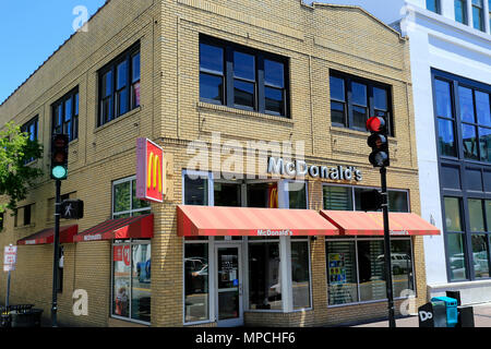 McDonalds Restaurant in der Stadt Savannah, Georgia, USA Stockfoto