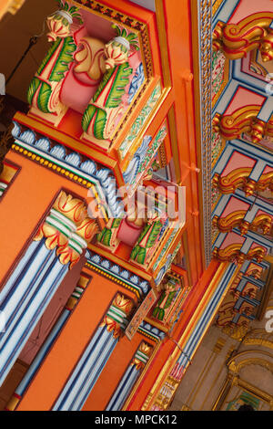 Indien, Uttar Pradesh, Ayodhya, Detail der Dashrath Mahal Hindi Tempel. Stockfoto