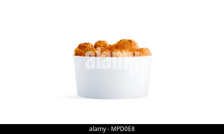 Leere weiße kleine Eimer mit Chicken wings Mockup isoliert, 3D-Rendering. Leere kurze Eimer fastfood Vorderansicht. Papier Henne eimerweise Design Stockfoto