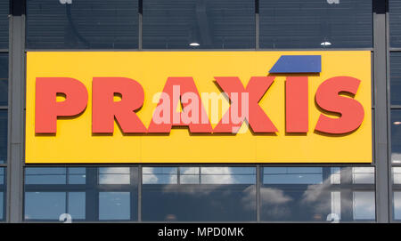 Amsterdam, Niederlande, 21. Juli 2015: Praxis, Praxis voll Do-It-Yourself Zentrum ist eine niederländische DIY-Kette, diesen Shop in Amsterdam befindet. Stockfoto