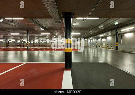 Neue Tiefgarage Stockfoto