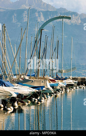 Lausanne, Schweiz - 26. August 2018: Marina und Yachten im Genfer See Lausanne, Ouchy Fischerdorf, Schweiz Stockfoto