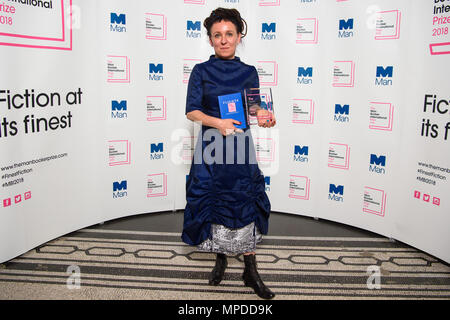 Der polnische Autor Olga Tokarczuk dargestellt nach dem Gewinn des Man Booker International Prize 2018, für ihre Flüge buchen, im Victoria und Albert Museum in London. PRESS ASSOCIATION Foto. Bild Datum: Dienstag, Mai 22., 2018. Photo Credit: Matt Crossick/PA-Kabel. Stockfoto