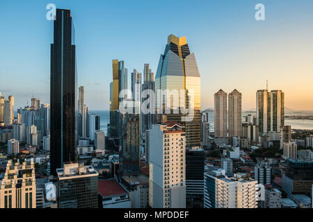 Moderne Wolkenkratzer Gebäude Stadt Skyline von Panama City Stockfoto