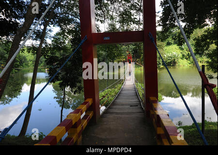 Bandarban, Bangladesch - Oktober 01, 2010: Die Hängenden Brücke an meghla in Bandarban Stadt ist als eines der attraktivsten Reiseziele angesehen Stockfoto