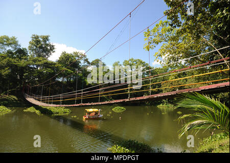 Bandarban, Bangladesch - Oktober 01, 2010: Die Hängenden Brücke an meghla in Bandarban Stadt ist als eines der attraktivsten Reiseziele angesehen Stockfoto