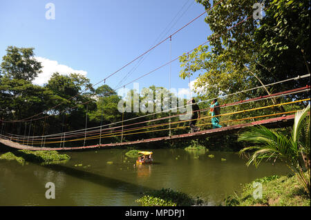 Bandarban, Bangladesch - Oktober 01, 2010: Die Hängenden Brücke an meghla in Bandarban Stadt ist als eines der attraktivsten Reiseziele angesehen Stockfoto