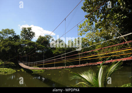 Bandarban, Bangladesch - Oktober 01, 2010: Die Hängenden Brücke an meghla in Bandarban Stadt ist als eines der attraktivsten Reiseziele angesehen Stockfoto