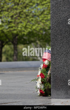 Blumenschmuck an den koreanischen War Memorial in Washington DC Stockfoto