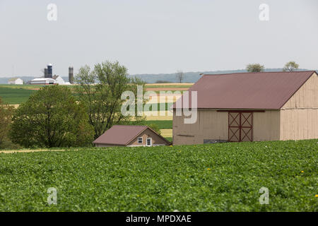 Lancaster, PA/USA, 4. Mai 2018: traditioneller Bauernhof Landschaft Stockfoto