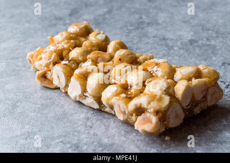 Organische Mutter Bar mit Honig keine Glukose. Energy Bar Stockfoto