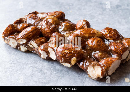 Bio Almond Bar mit Honig keine Glukose. Energy Bar. Stockfoto