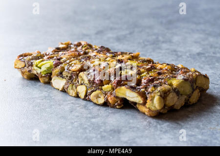 Organische Peanut Bar mit Honig keine Glukose. Energy Bar Stockfoto