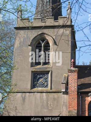 London, Großbritannien - 16 April 2018: Die alte Kirche ist die einzige erhaltene Elisabethanische Kirche in London und eines der ältesten der Anglikanischen Kirche in Großbritannien. Stockfoto