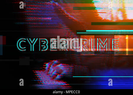 Cyberkriminalität Konzept mit Kapuze hacker Sie Computer Tastatur, moderne futuristische digitale glitch Wirkung Stockfoto