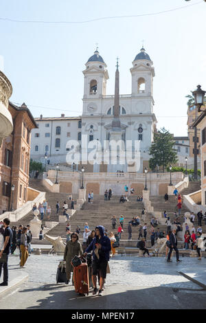 Rom Trinita de Monti, Touristen die Spanische Treppe. Stockfoto