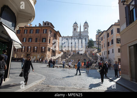 Rom Trinita de Monti, Touristen die Spanische Treppe. Stockfoto
