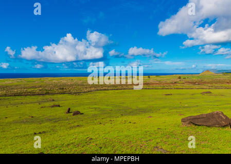 Ein Blick auf die Osterinsel Landschaft an den Pazifischen Ozean. Stockfoto