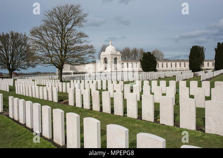 Soldatenfriedhof Tyne Cot, der größten Soldatenfriedhof des Commonwealth, Zonnebeke, Westflandern, Belgien Stockfoto