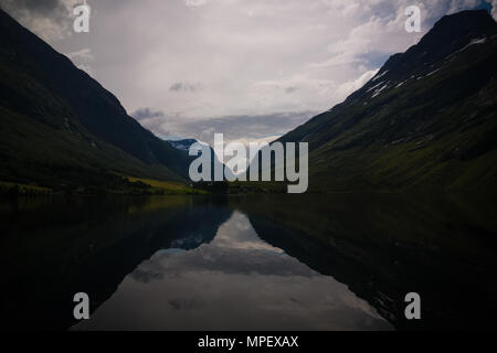 Panorama blick auf den See in der Nähe von Skogmo Eidsvatnet an Nord-Trondelag, Norwegen Stockfoto