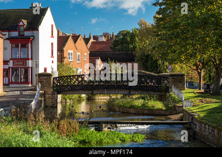 Metall Brücke am Fluß Leven an Stokesley, North Yorkshire, Großbritannien Stockfoto