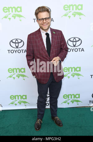Beverly Hills, CA, USA. Mai 2018. 22. Mai 2018: Beverly Hills, Kalifornien: Adam Conover. 2018 EMA Awards in der Montage Beverly Hills. Foto: Birdie Thompson/Admedia Stockfoto
