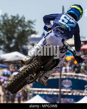 Rancho Cordova, CA. 19 Mai, 2018. #62 Justin Cooper kommt die Wende 22 Während der Lucas Oil Pro Motocross Meisterschaft 250 ccm-Klasse moto #1 bei Hangtown Motocross Classic Rancho Cordova, CA Thurman James/CSM/Alamy leben Nachrichten Stockfoto