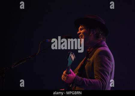 London, Großbritannien. 23 Mai, 2018. Gaz Coombes live auf der Bühne des Palladium in London. Foto Datum: Mittwoch, 23. Mai 2018. Foto: Roger Garfield/Alamy leben Nachrichten Stockfoto