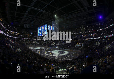 Tampa, Florida, USA. 23 Mai, 2018. DIRK SHADD | Zeiten. Tampa Bay Lightning, Washington Capitals pack Amalie Arena für Spiel 7 der Eastern Conference final Mittwoch, 23. Mai 2018 in Tampa. Quelle: Dirk Shadd/Tampa Bay Zeiten/ZUMA Draht/Alamy leben Nachrichten Stockfoto