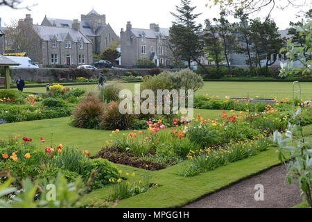 Lerwick Flower Park im Zentrum der Hauptstadt Lerwick Shetland mit Bowling Green im Hintergrund Stockfoto