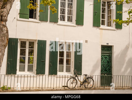 Typische Fassade eines Hauses in Saint-Georges d'Oléron, Frankreich Stockfoto