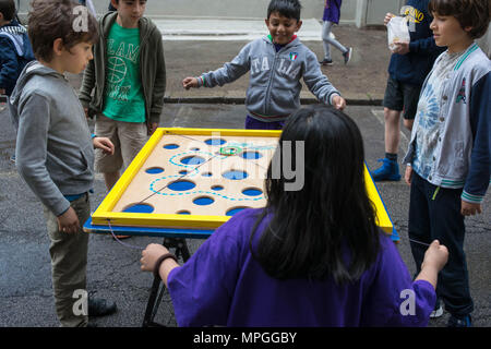 Rom. Grundschule "ich Donato', Event in Erinnerung an Mark Christian Matibag. Italien. Stockfoto