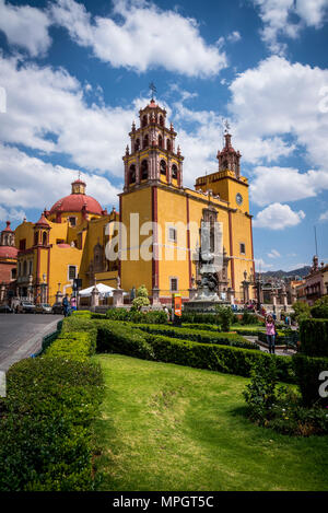 Dom - die Basilika Colegiata de Nuestra Señora de Guanajuato an der Plaza de la Paz, Guanajuato, Stadt im zentralen Mexiko Stockfoto