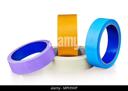 Vier farbige Rollen aus Papier und Kunststoff Klebeband auf weißem Hintergrund, mit gespeicherten Pfad. Stockfoto