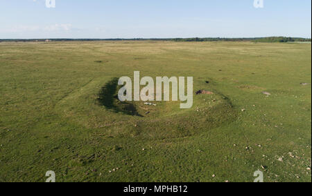 Sichtbare Anzeichen von der deutschen Besatzung während des Zweiten Weltkriegs in Dänemark; Krater von Flugzeugen Unterstände auf Randbøl Randbol Hede (Heide) - fliegerhorst Vejle Stockfoto