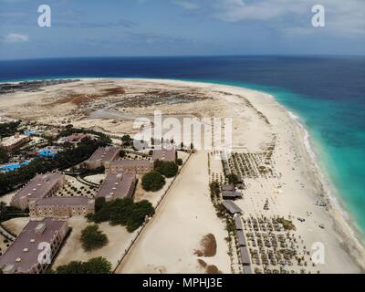 Luftaufnahme der tollen Strand in Cape Verde (Kap Verde) Mai 2018 mit einer Drohne Stockfoto