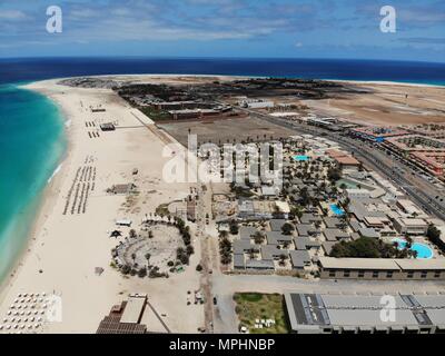 Luftaufnahme der tollen Strand in Cape Verde (Kap Verde) Mai 2018 mit einer Drohne Stockfoto