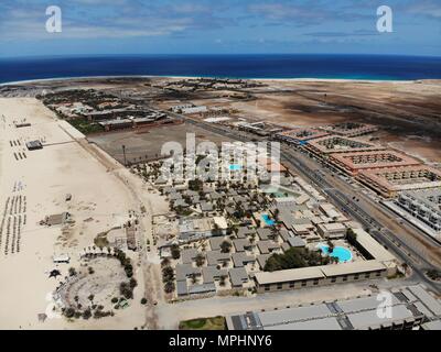 Luftaufnahme der tollen Strand in Cape Verde (Kap Verde) Mai 2018 mit einer Drohne Stockfoto