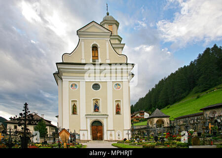 Kirche und Friedhof der Sexten erw' - Italienische Dolomiten 2. Stockfoto