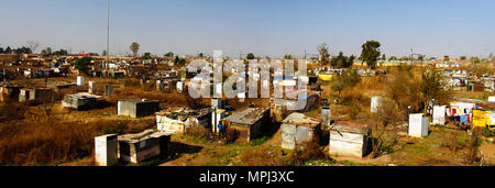 Panorama Ansicht favela Dorfrand von Johannesburg inSouth Afrika nach Soweto Stockfoto