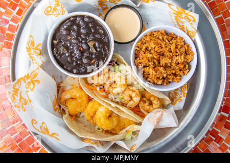 Shrimp Tacos bei Yo Mamas Restaurant, Birmingham, Alabama, USA Stockfoto