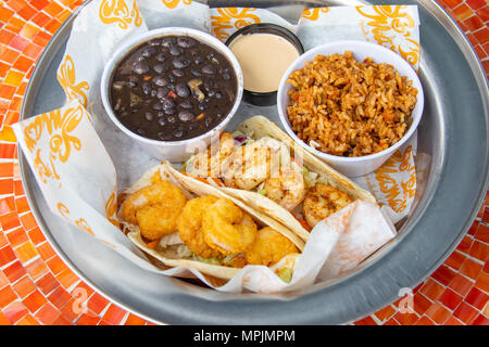 Shrimp Tacos bei Yo Mamas Restaurant, Birmingham, Alabama, USA Stockfoto