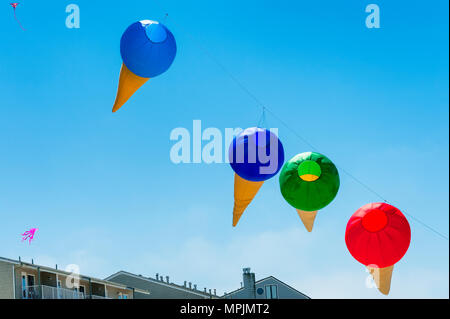 Lincoln City, Oregon, USA - Juni 26,02016: Jährliche Drachenfliegen Festival in Lincoln City an der Küste von Oregon. Stockfoto