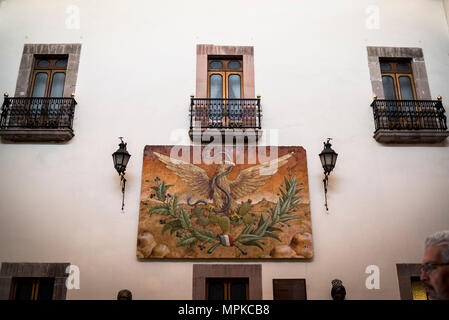 Fresken im Innenhof der Casa de la Corregidora, Plaza de Independencia, Queretaro, Stadt im zentralen Mexiko Stockfoto