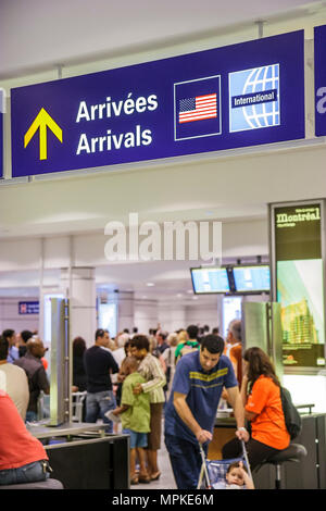 Montreal Kanada, Provinz Quebec, Trudeau International Airport, Schild, Logo, Ankunft, Französisch, Passagiere Fahrer, Besucher reisen nach Stockfoto