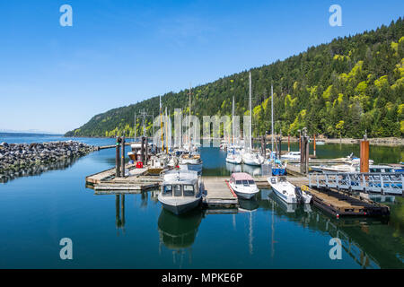 Yachten und Boote in Ford Cove Marina - Hornby Island, BC, Kanada. Stockfoto