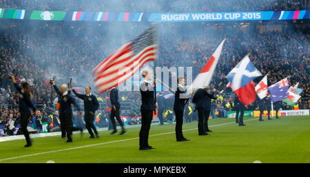 Die Eröffnung des Spiel beginnt mit einem Fest für alle konkurrierenden Nationen an der IRB-RWC 2015 Ð Halbfinale 1 für Match 45, zwischen Südafrika V Neuseeland bei Twickenham Stadium. London, England. 25. Oktober 2015 --- Bild von: © Paul Cunningham Stockfoto