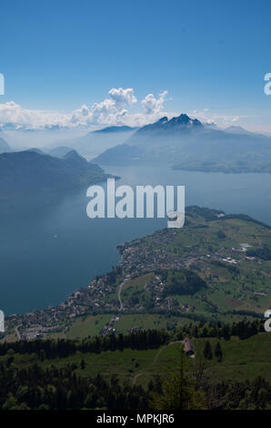 Blick auf den Pilatus, Burgenstock und weggis von Mt Rigi in der Schweiz in der Nähe von Luzern Stockfoto