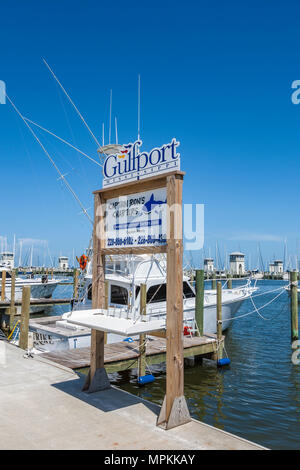 Angelcharterboot im Small Craft Harbour in Gulfport, Mississippi, USA Stockfoto