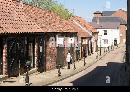 Handwerkliche Arbeitsbereiche in Fowler's Yard, Durham, England, Großbritannien Stockfoto